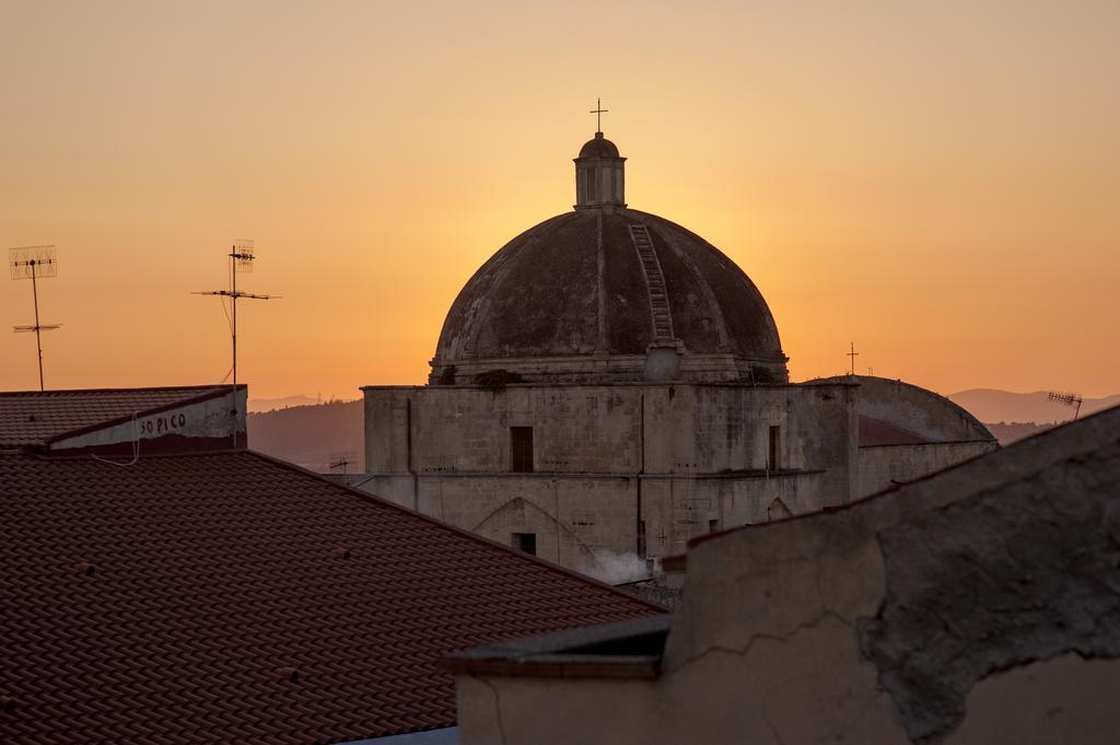 Piazza Azuni 18 Guest House Sassari Exterior photo